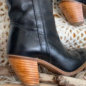 Vintage Capezio black boots